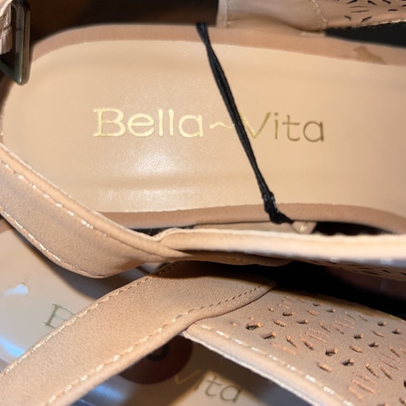 Women’s Bella Vita Wedge. Size 8. - Picture 6 of 8